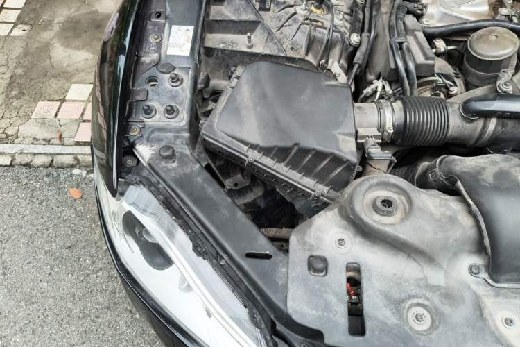Used Jaguar XJ 2015 XJL 3.0 SC Two-Wheel-Drive Panoramic Business Edition Engine Bay Right