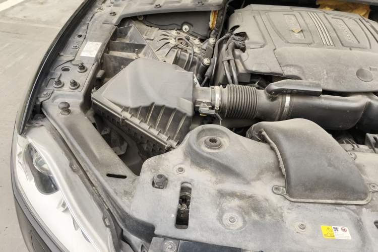 Used Jaguar XJ 2015 XJL 3.0 SC Elegant Business 80th Anniversary Limited Edition Engine Bay Right