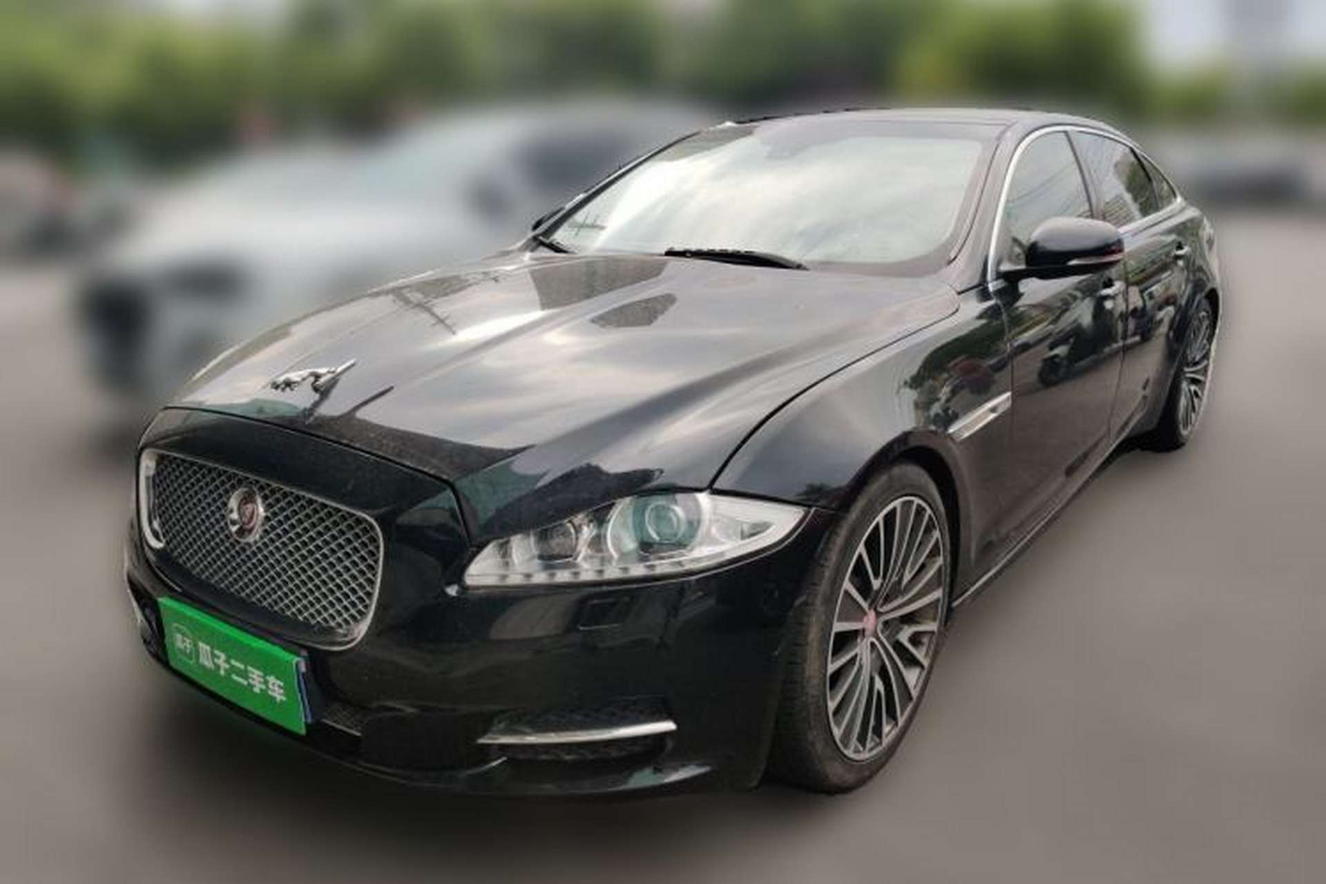 Used Jaguar XJ 2015 XJL 2.0T Elegance Business 80th Anniversary Limited Edition Front Left 45 Deg