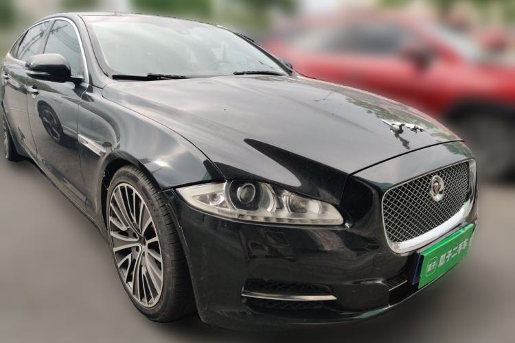 Used Jaguar XJ 2015 XJL 2.0T Elegance Business 80th Anniversary Limited Edition Front Right 45 Deg