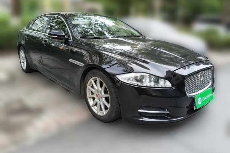 Used Jaguar XJ 2015 XJL 3.0 SC Two-Wheel-Drive Panoramic Business Edition Front Right 45 Deg