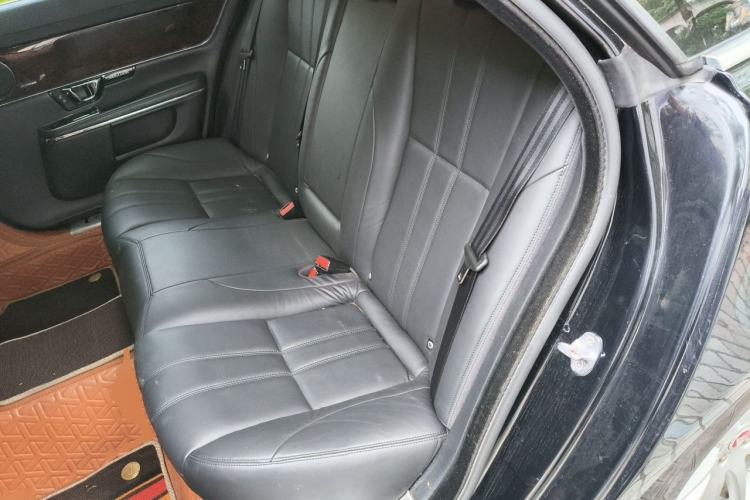 Used Jaguar XJ 2015 XJL 3.0 SC Two-Wheel-Drive Panoramic Business Edition Left Rear Seat