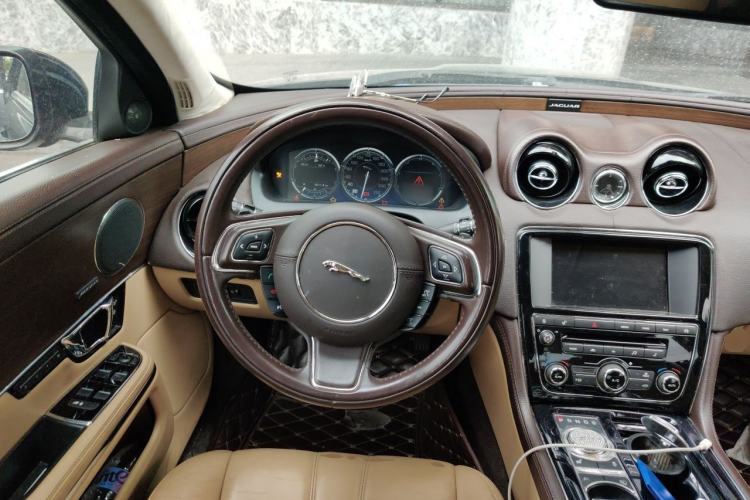 Used Jaguar XJ 2015 XJL 2.0T Elegance Business 80th Anniversary Limited Edition Steering Wheel