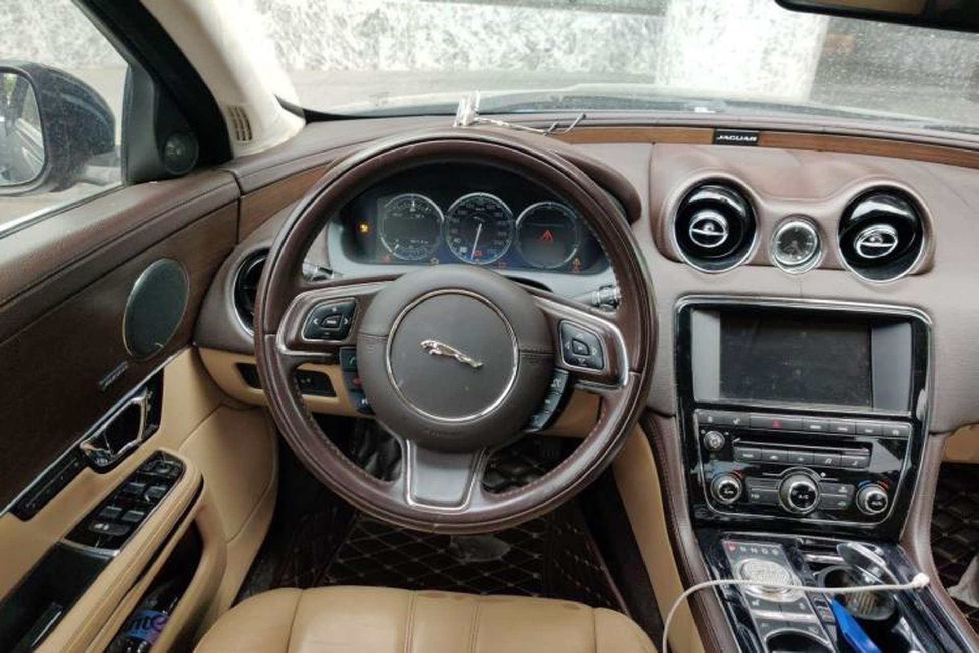 Used Jaguar XJ 2015 XJL 2.0T Elegance Business 80th Anniversary Limited Edition Steering Wheel