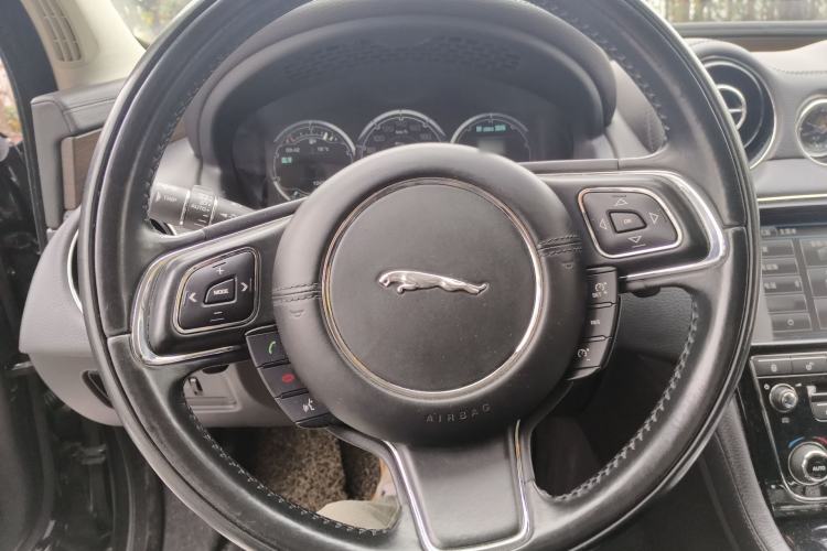 Used Jaguar XJ 2015 XJL 3.0 SC Elegant Business 80th Anniversary Limited Edition Steering Wheel