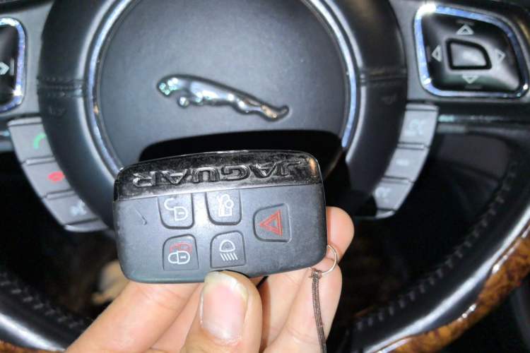 Used Jaguar XJ 2015 XJL 3.0 SC Two-Wheel-Drive Cambridge Limited Edition Vehicle Key