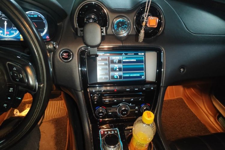 Used Jaguar XJ 2015 XJL 3.0 SC Four-Wheel Drive Panoramic Business Edition Audio And AC Panel