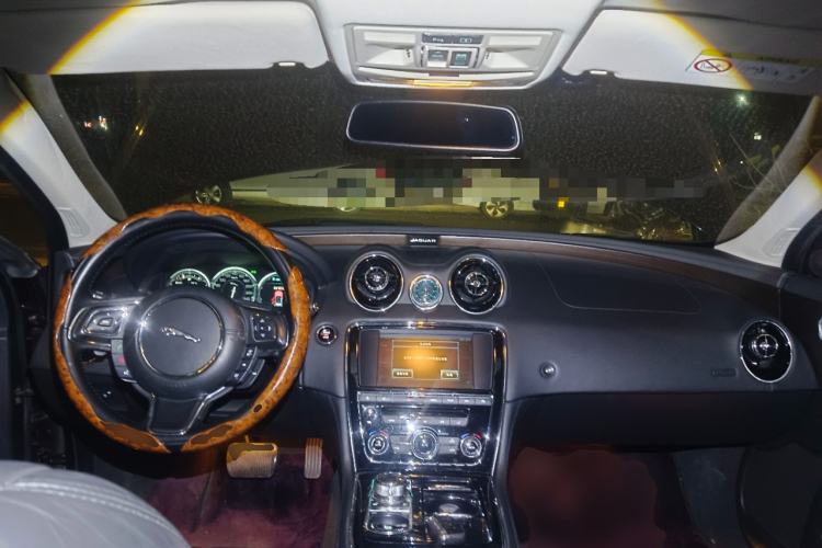 Used Jaguar XJ 2015 XJL 3.0 SC Elegant Business 80th Anniversary Limited Edition Center Console
