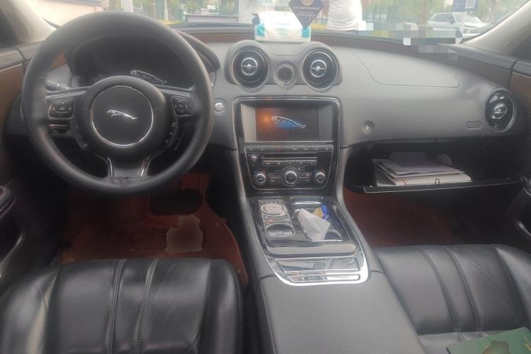 Used Jaguar XJ 2015 XJL 2.0T Elegance Business 80th Anniversary Limited Edition Center Console