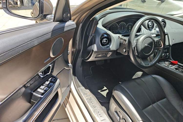 Used Jaguar XJ 2015 XJL 2.0T Elegance Business 80th Anniversary Limited Edition Driver Seat