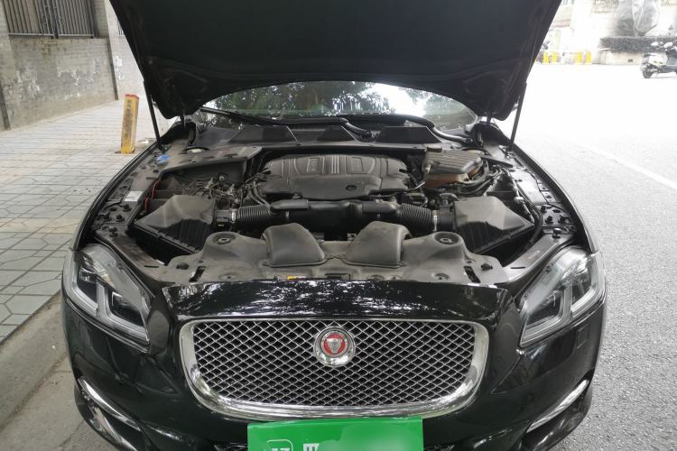 Used Jaguar XJ 2015 XJL 3.0 SC Four-Wheel Drive Luxury Business Edition Engine Bay