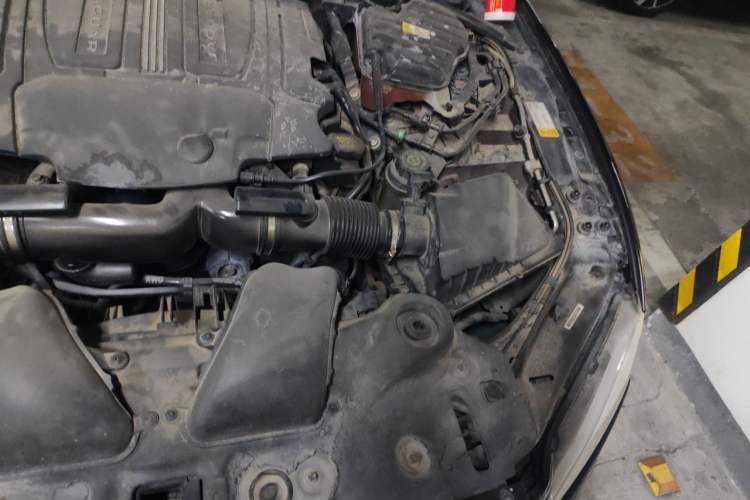 Used Jaguar XJ 2015 XJL 3.0 SC Four-Wheel Drive Panoramic Business Edition Engine Bay Left