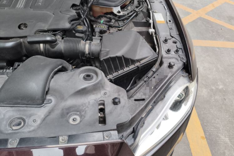 Used Jaguar XJ 2015 XJL 3.0 SC Elegant Business 80th Anniversary Limited Edition Engine Bay Left