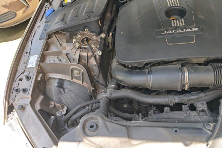 Used Jaguar XJ 2015 XJL 2.0T Elegance Business 80th Anniversary Limited Edition Engine Bay Right