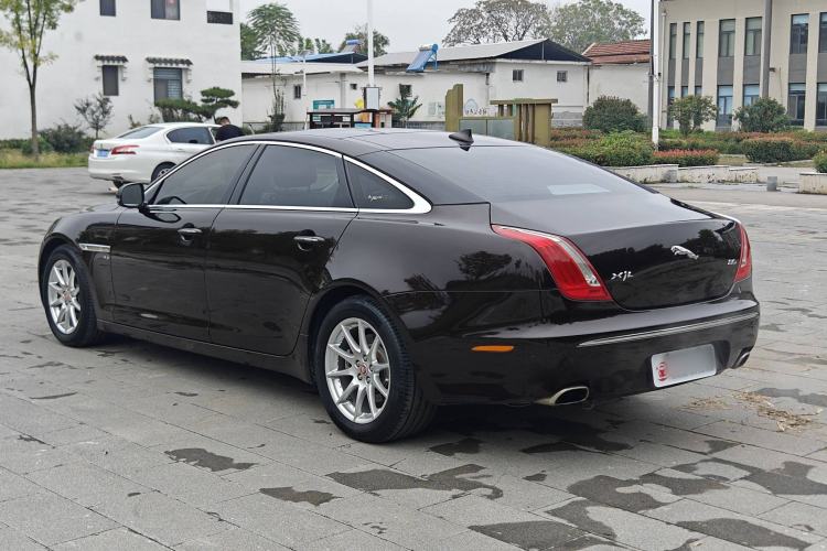 Used Jaguar XJ 2015 XJL 3.0 SC Two-Wheel-Drive Panoramic Business Edition Exterior 4