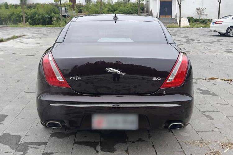 Used Jaguar XJ 2015 XJL 3.0 SC Two-Wheel-Drive Panoramic Business Edition Exterior 5