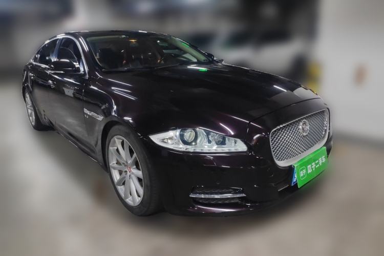 Used Jaguar XJ 2015 XJL 3.0 SC Four-Wheel Drive Panoramic Business Edition Front Right 45 Deg