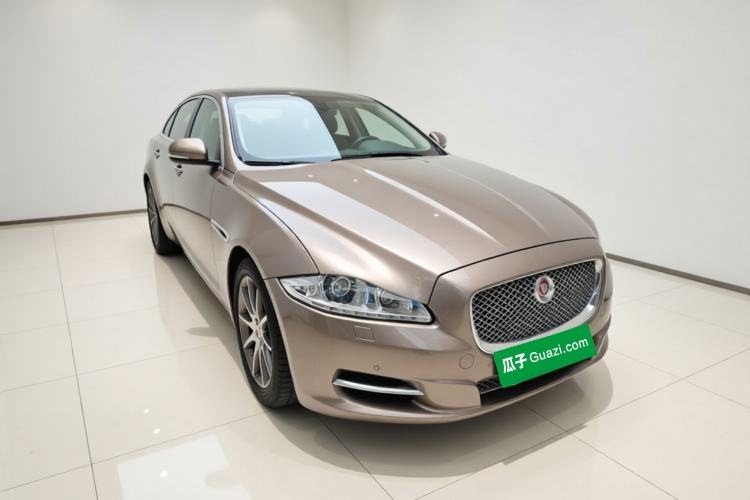 Used Jaguar XJ 2015 XJL 2.0T Elegance Business 80th Anniversary Limited Edition Front Right 45 Deg
