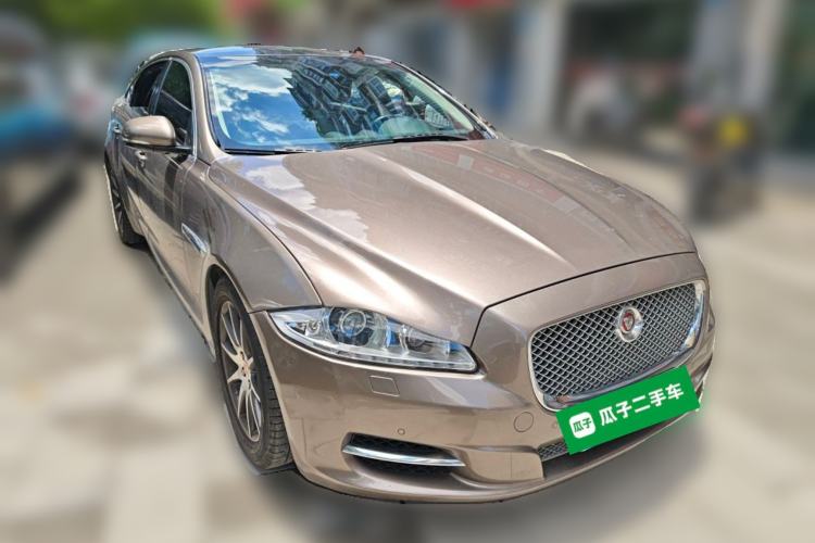 Used Jaguar XJ 2015 XJL 2.0T Elegance Business 80th Anniversary Limited Edition Front Right 45 Deg