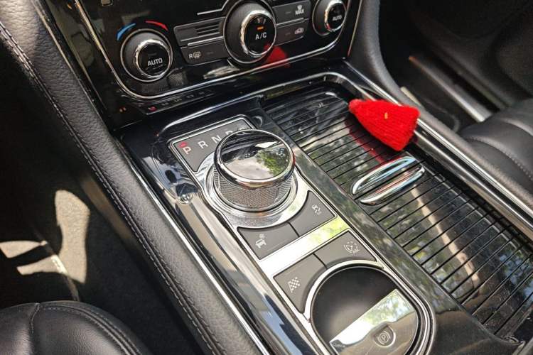 Used Jaguar XJ 2015 XJL 2.0T Elegance Business 80th Anniversary Limited Edition Gear Lever