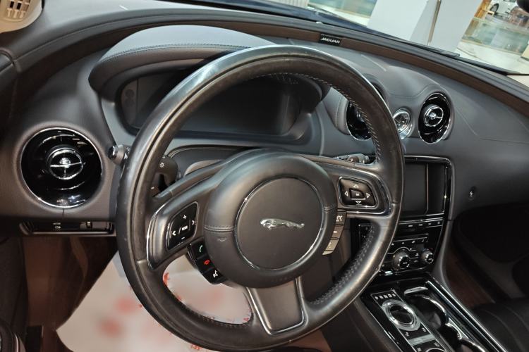 Used Jaguar XJ 2015 XJL 2.0T Two-Wheel-Drive Elegant Business Edition Instrument Cluster