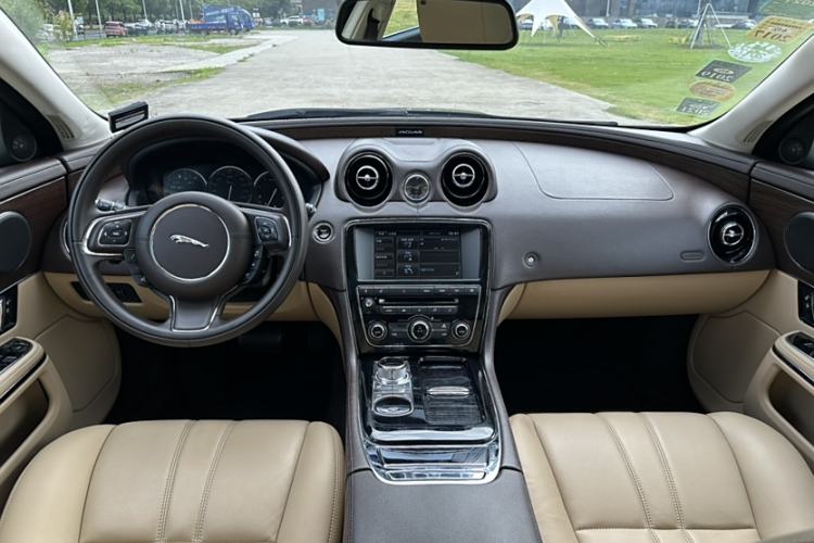 Used Jaguar XJ 2015 XJL 3.0 SC Two-Wheel-Drive Luxury Business Edition Interior 1
