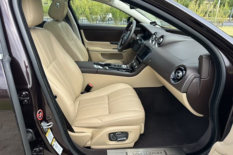 Used Jaguar XJ 2015 XJL 3.0 SC Two-Wheel-Drive Luxury Business Edition Interior 10