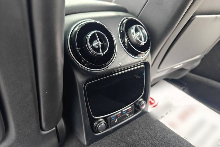 Used Jaguar XJ 2015 XJL 3.0 SC Two-Wheel-Drive Panoramic Business Edition Interior 15