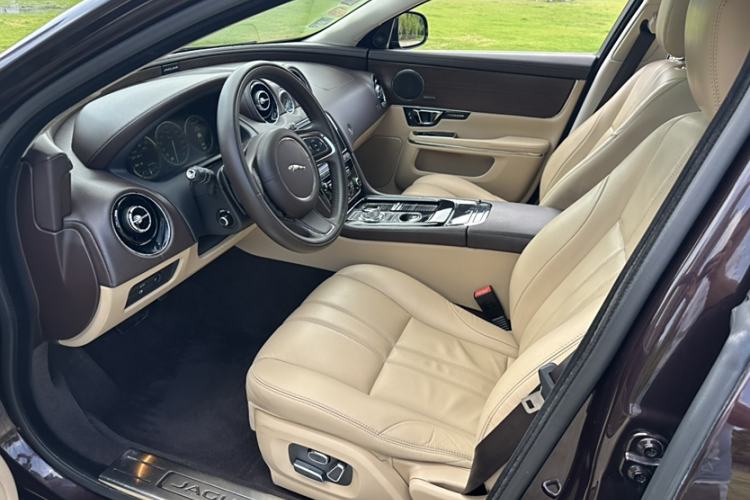 Used Jaguar XJ 2015 XJL 3.0 SC Two-Wheel-Drive Luxury Business Edition Interior 2