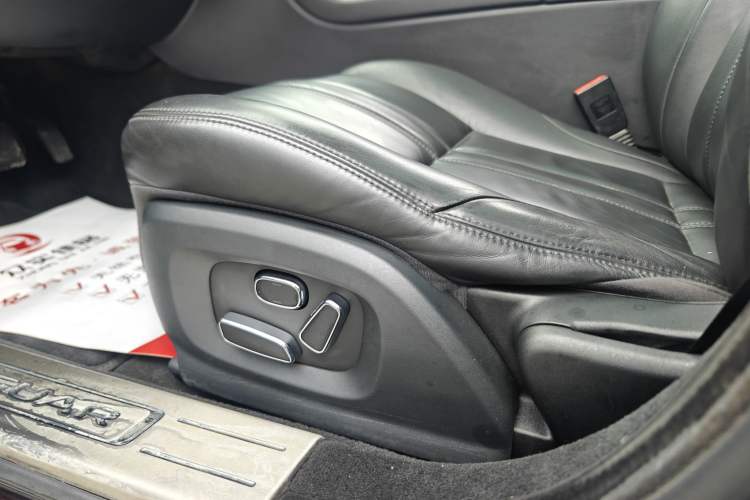 Used Jaguar XJ 2015 XJL 3.0 SC Two-Wheel-Drive Panoramic Business Edition Interior 8
