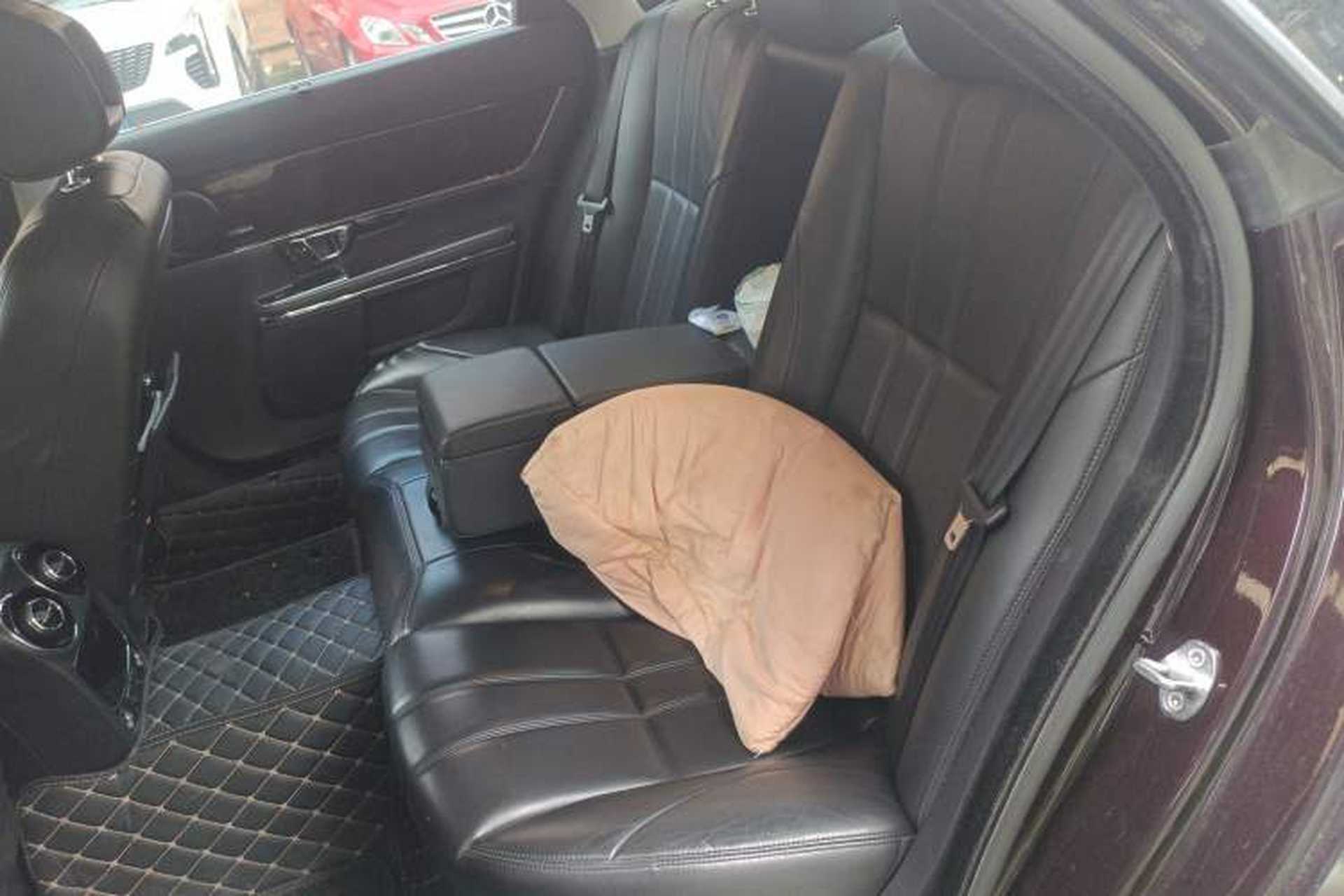 Used Jaguar XJ 2015 XJL 2.0T Two-Wheel Drive Panoramic Business Edition Left Rear Seat