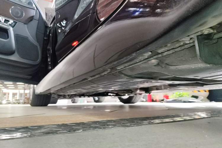 Used Jaguar XJ 2015 XJL 2.0T Two-Wheel-Drive Elegant Business Edition Left Side Sill