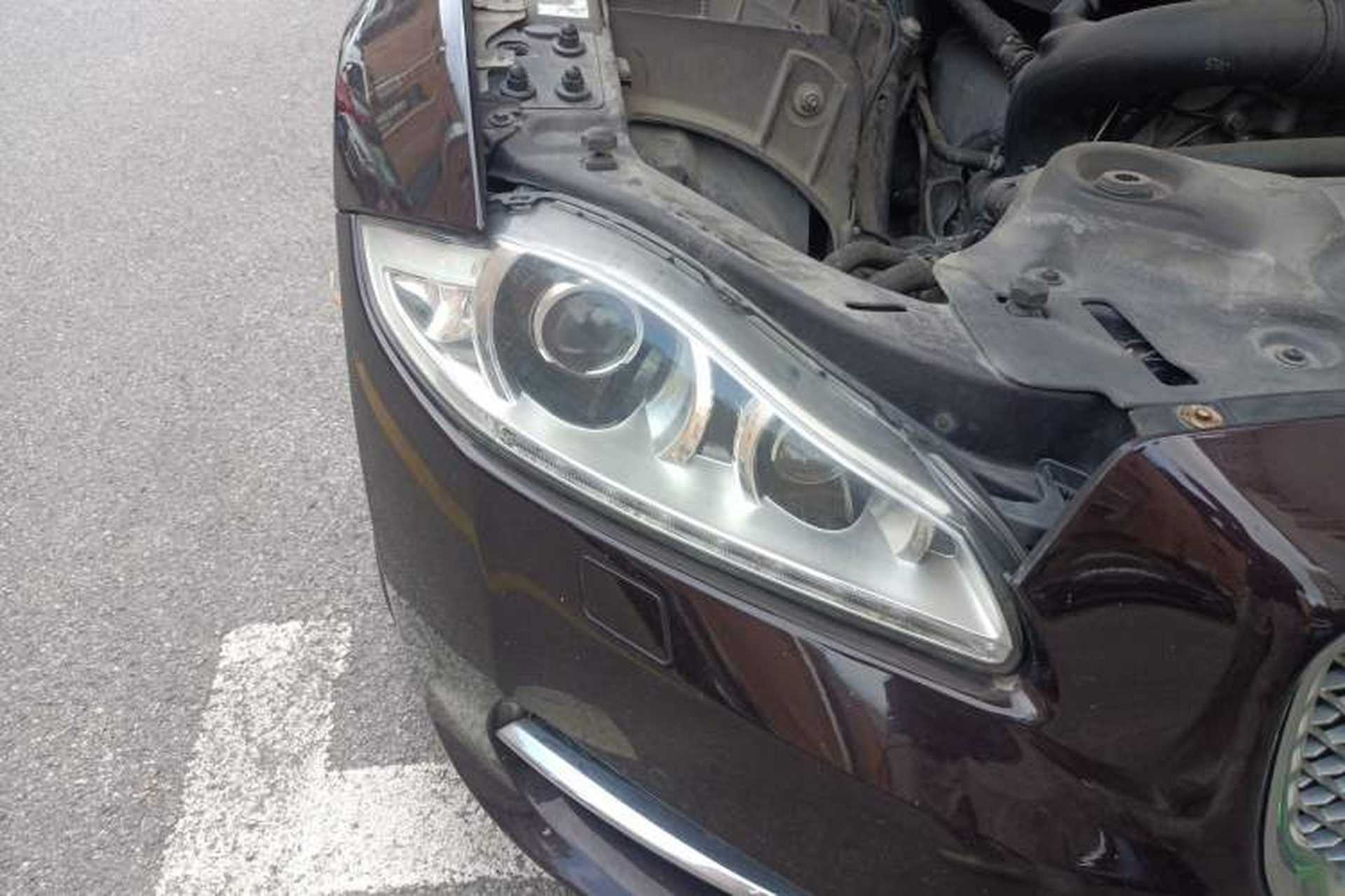 Used Jaguar XJ 2015 XJL 2.0T Two-Wheel Drive Panoramic Business Edition Right Front Headlight