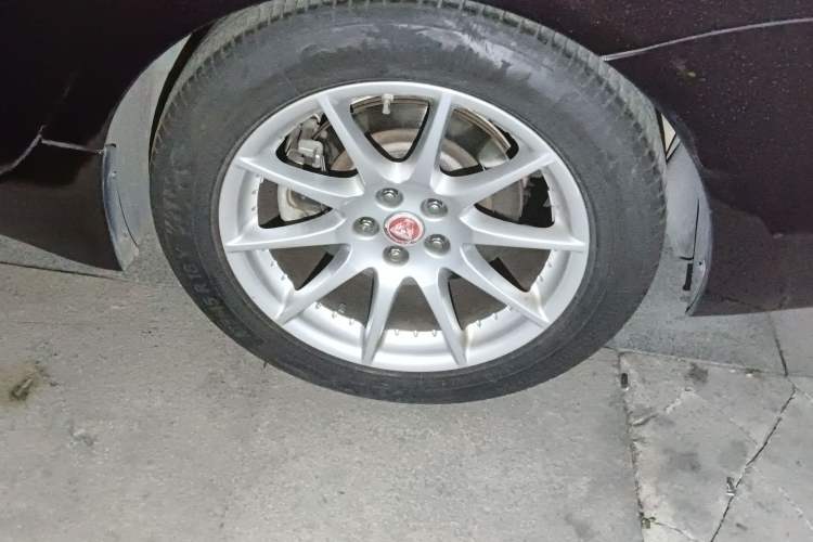 Used Jaguar XJ 2015 XJL 3.0 SC Elegant Business 80th Anniversary Limited Edition Right Front Wheel Hub