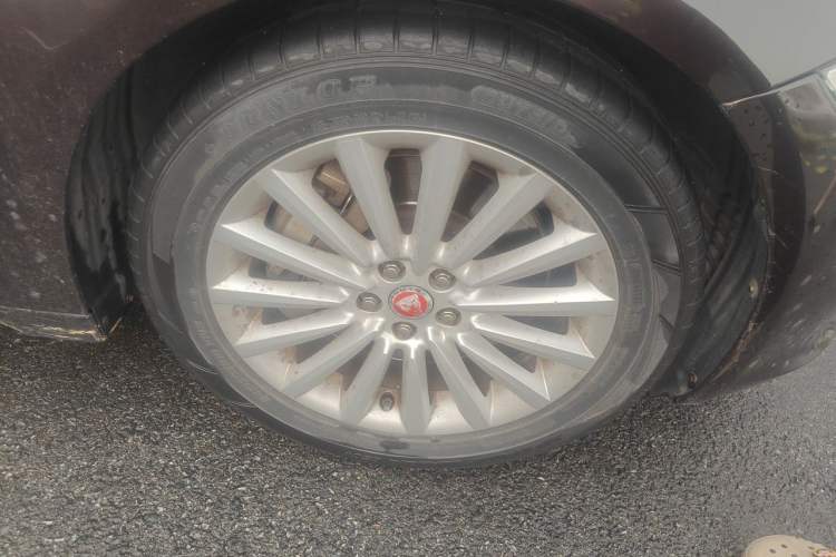 Used Jaguar XJ 2015 XJL 2.0T Elegance Business 80th Anniversary Limited Edition Right Front Wheel Hub