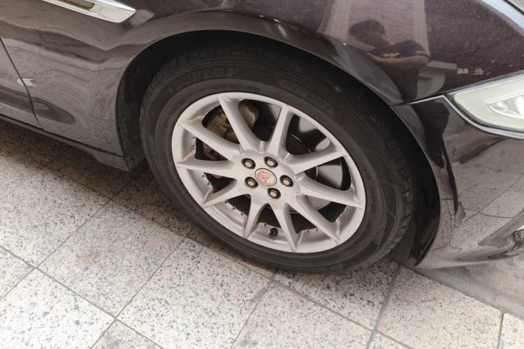 Used Jaguar XJ 2015 XJL 3.0 SC Elegant Business 80th Anniversary Limited Edition Right Front Wheel Hub