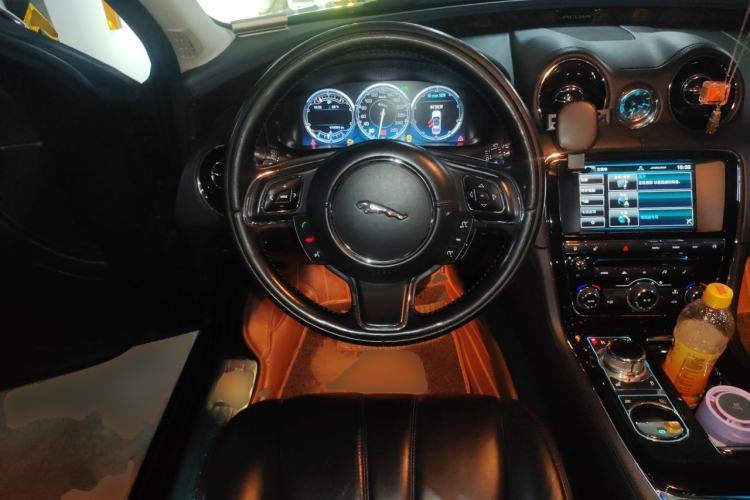 Used Jaguar XJ 2015 XJL 3.0 SC Four-Wheel Drive Panoramic Business Edition Steering Wheel