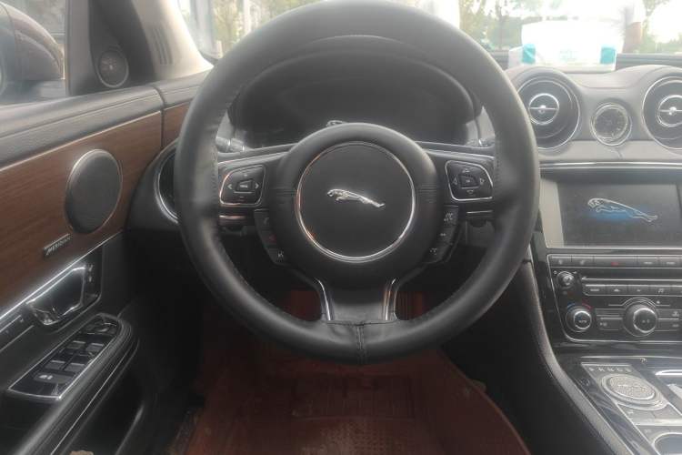 Used Jaguar XJ 2015 XJL 2.0T Elegance Business 80th Anniversary Limited Edition Steering Wheel