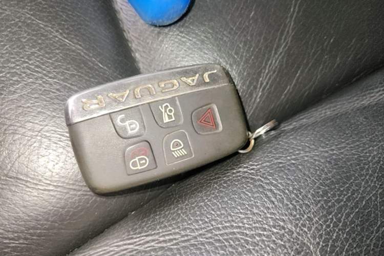 Used Jaguar XJ 2015 XJL 2.0T Two-Wheel-Drive Elegant Business Edition Vehicle Key