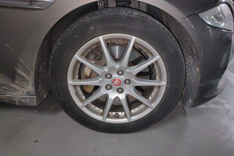 Used Jaguar XJ 2015 XJL 3.0 SC Elegant Business 80th Anniversary Limited Edition Right Front Wheel Hub