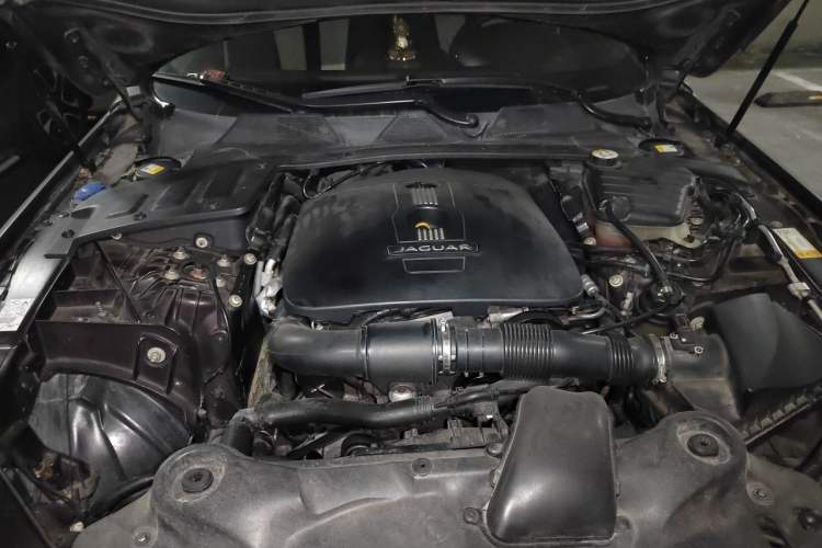 Used Jaguar XJ 2015 XJL 2.0T Elegance Business 80th Anniversary Limited Edition Engine Bay
