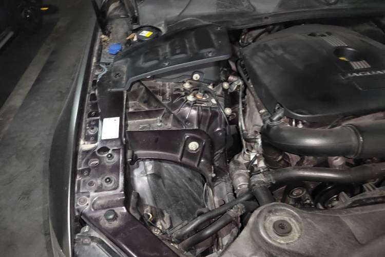 Used Jaguar XJ 2015 XJL 2.0T Elegance Business 80th Anniversary Limited Edition Engine Bay Right