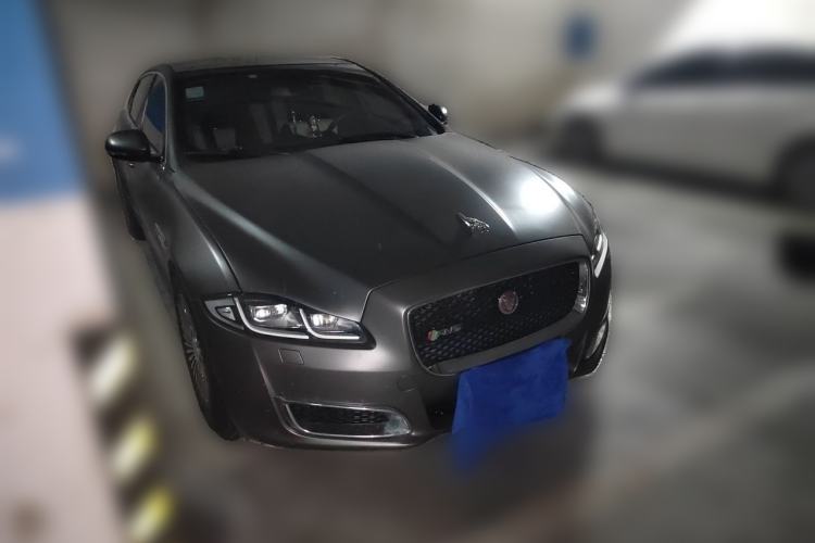 Used Jaguar XJ 2015 XJL 2.0T Elegance Business 80th Anniversary Limited Edition Front Right 45 Deg