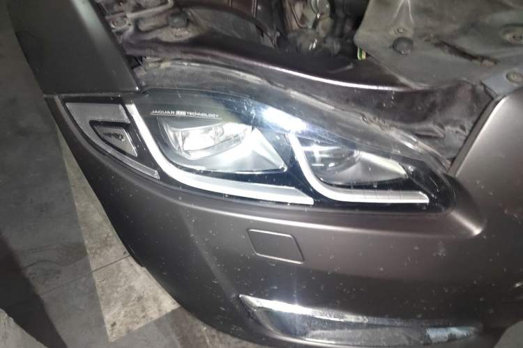 Used Jaguar XJ 2015 XJL 2.0T Elegance Business 80th Anniversary Limited Edition Right Front Headlight