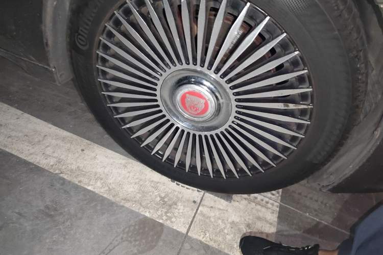 Used Jaguar XJ 2015 XJL 2.0T Elegance Business 80th Anniversary Limited Edition Right Front Wheel Hub