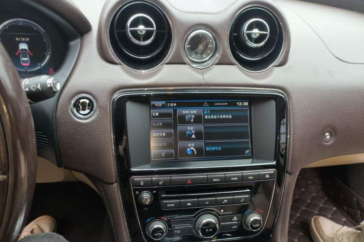 Used Jaguar XJ 2015 XJL 3.0 SC Elegant Business 80th Anniversary Limited Edition Audio And AC Panel