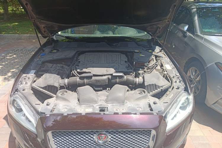 Used Jaguar XJ 2015 XJL 3.0 SC Four-Wheel Drive Luxury Business Edition Engine Bay