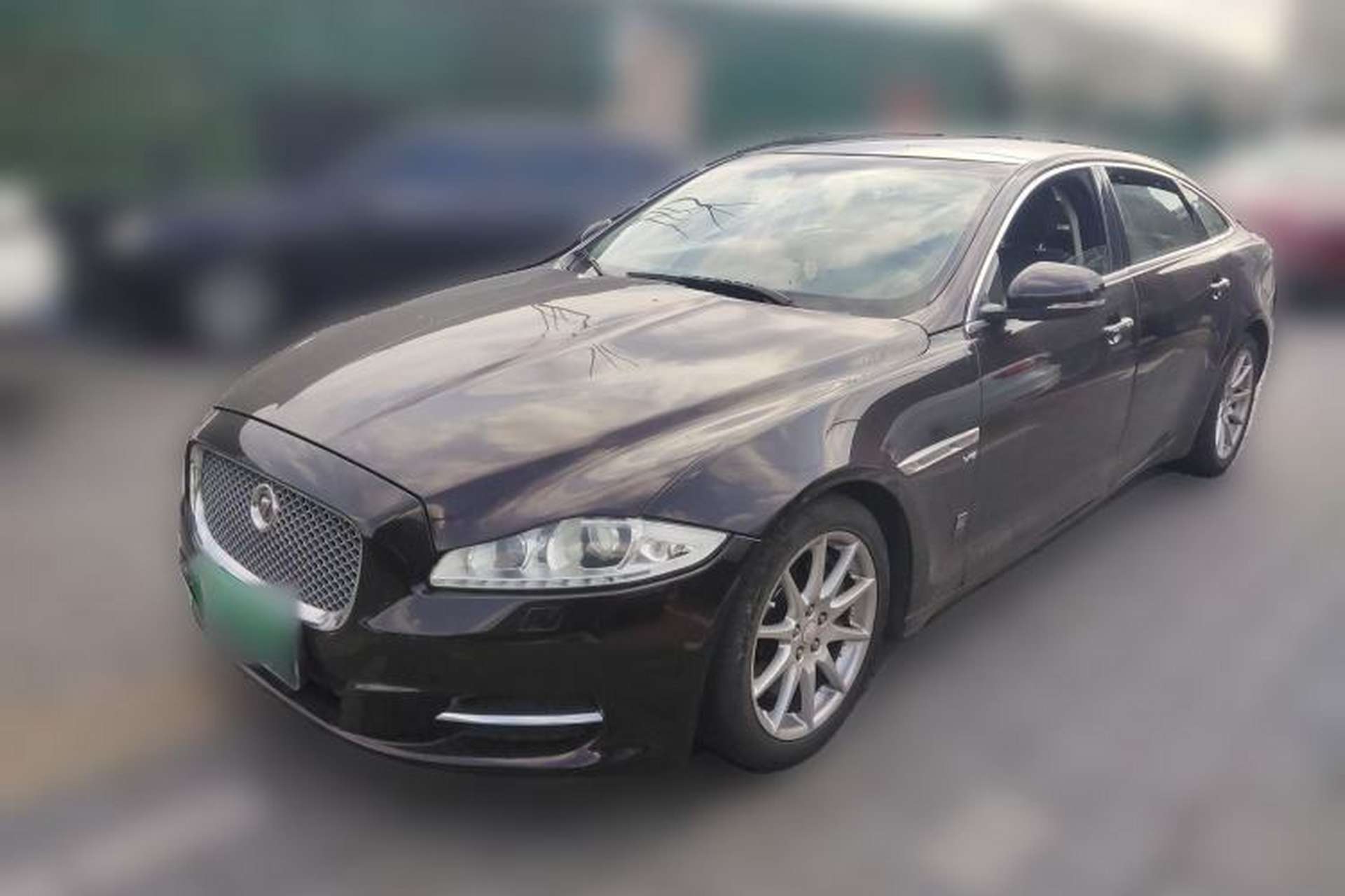 Used Jaguar XJ 2015 XJL 3.0 SC Elegant Business 80th Anniversary Limited Edition Front Left 45 Deg