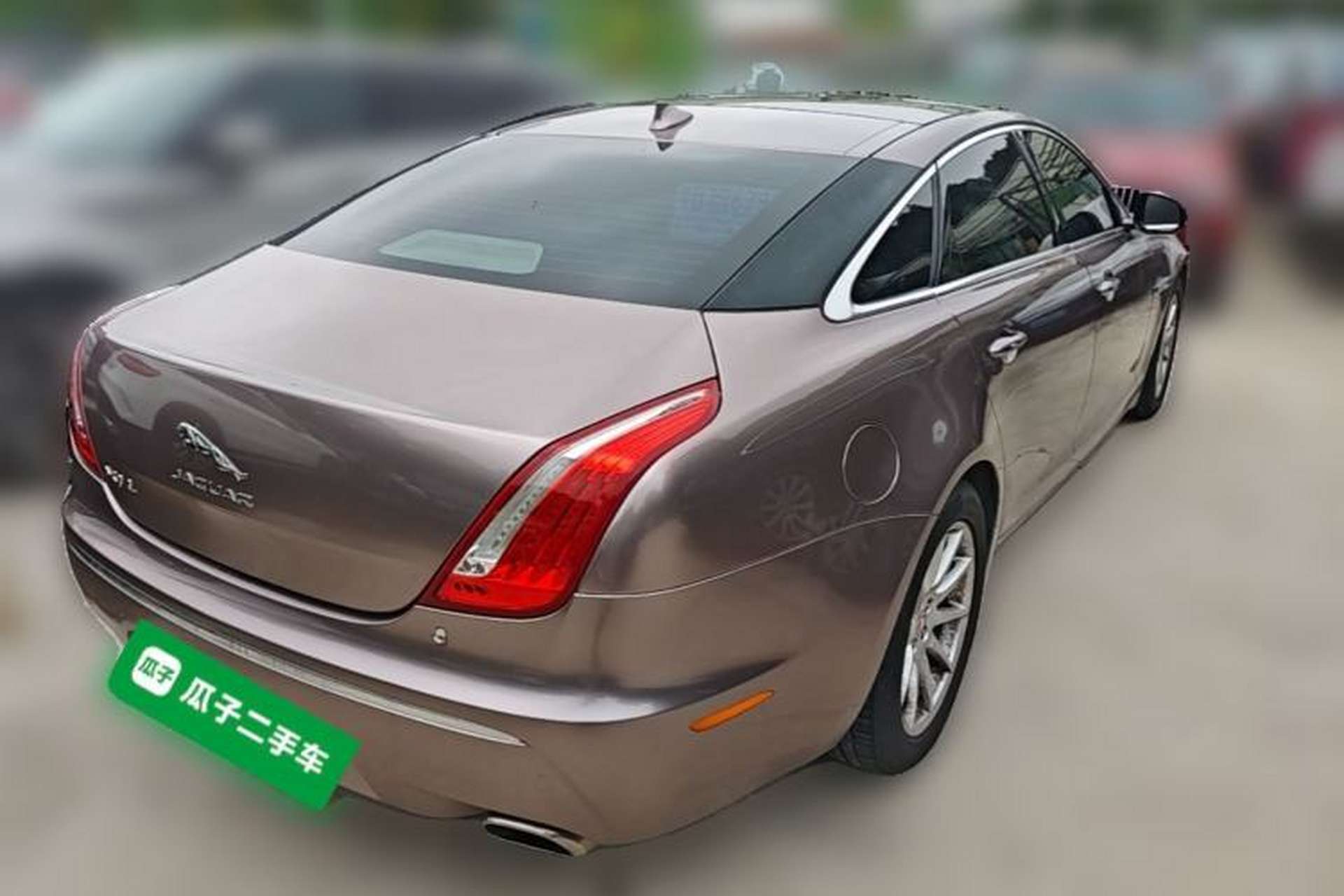 Used Jaguar XJ 2015 XJL 2.0T Two-Wheel-Drive Elegant Business Edition Rear Right 45 Deg