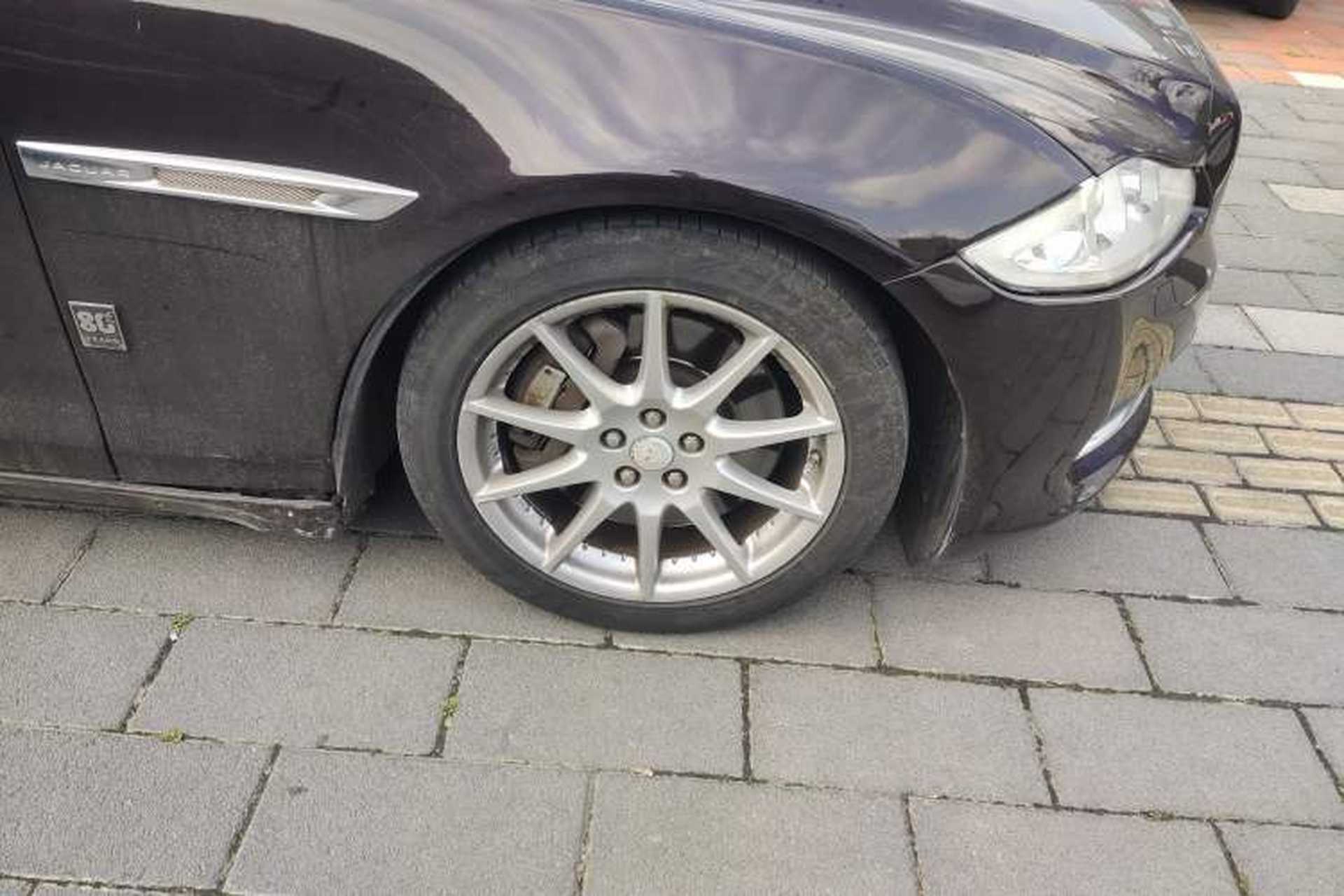 Used Jaguar XJ 2015 XJL 3.0 SC Elegant Business 80th Anniversary Limited Edition Right Front Wheel Hub